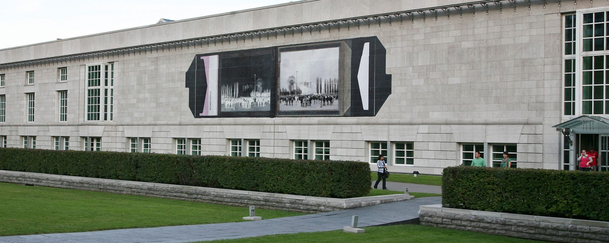 hotographic Proof, Canadian Centre for Architecture, Montreal, 2009