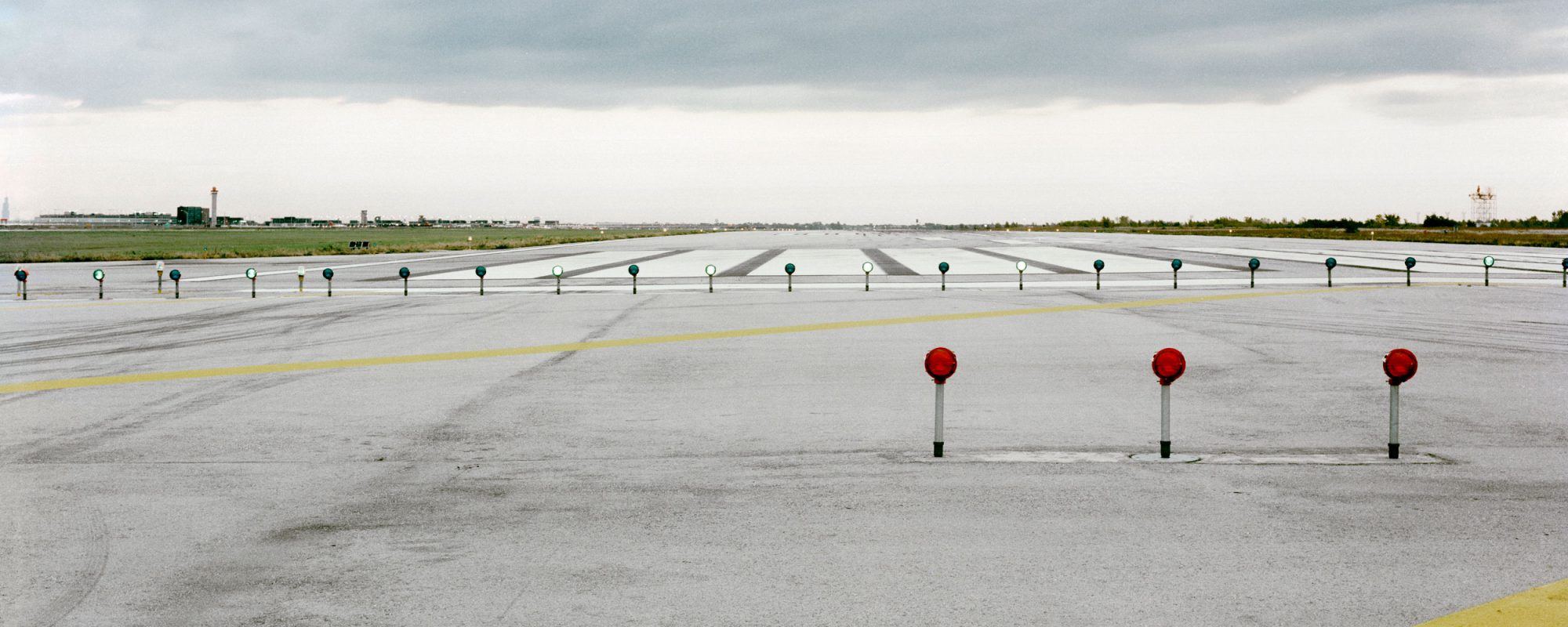 Runway 14R, O’Hare Airfield, 1985, Chromogenic Print, 51 cm. x 61 cm.